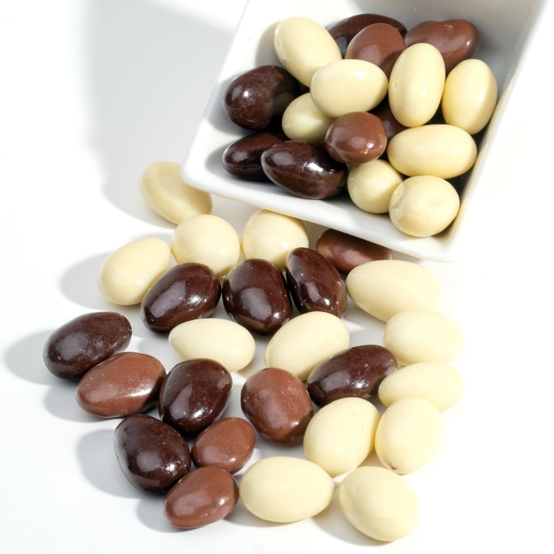 Mix Almendras con Chocolates Negro, Leche y Blanco 400 g